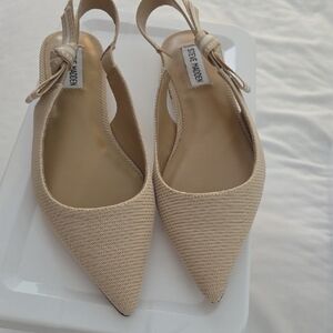 Steve Madden Cream Flats with Bow Detail